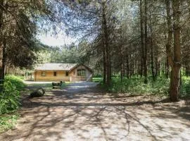 Rowan Lodge