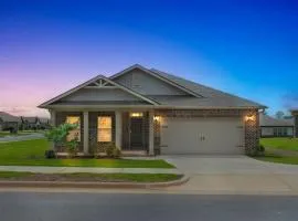 Charming 4BR Ranch-Style Home - Corner Lot home