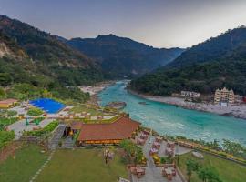 Aloha on the Ganges Ganga View with Infinity Pool 2BHK 203 by Almost Heaven，位于瑞诗凯诗的酒店