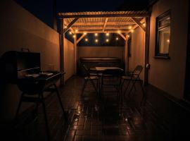 Numero Uno Ensuite 3BR Flat Hot Tub Wifi Parking，位于伯特利的酒店