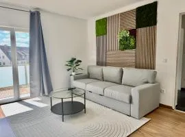 FeWo-Palmtrees 4 - Große moderne 2 Zimmerwohnung mit Süd-West Balkon in Gladbeck-Mitte Nähe Movie Park und Arena AufSchalke