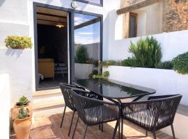 AltHouse Canet lo Roig，位于Canet lo Roig的酒店