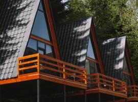 Kakhshiani Mestia Cottages，位于梅斯蒂亚的自助式住宿