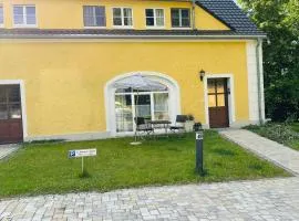 Alter Gutshof Kromlau Direkt am Schloss und Rhododendronpark, Terasse und Parkplatz