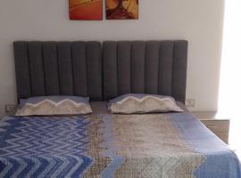 Le petit Mimosa - City Center，位于泰塔温的带停车场的酒店