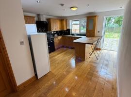 Charming Stay House，位于伊灵的酒店