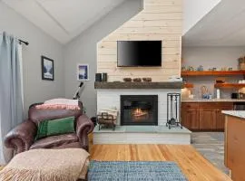 Slopeside Getaway - 3BR Tenney Mountain Retreat