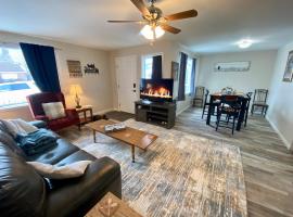 Bo's Copper City Charmer, easy Freeway Access, open floorplan，位于比尤特的酒店