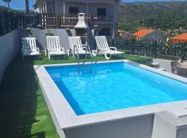 Superb Bruzende Village