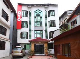 Hotel O Azad，位于贾姆穆贾姆机场 - IXJ附近的酒店