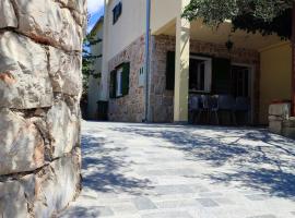 Peacefull getaway island Hvar!，位于Selca kod Starigrada的酒店