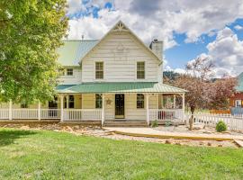 Historic McBride House in Garden Valley Mtns!，位于Crouch的酒店