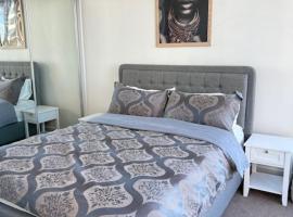 Private room with river view，位于布里斯班的酒店
