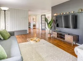 1 Mi to UO Campus - Family Home with Pool Table!