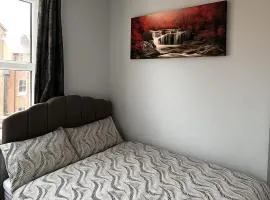 Private ensuite room close to Rotherham city centre 3