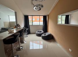 Moderno loft en el norte parqueadero privado，位于卡利的酒店