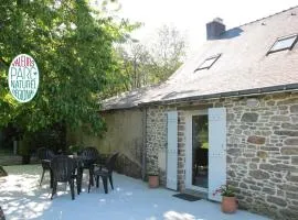 Gîte familial dans le Parc de Brière - Jardin arboré, terrasse, activités ludiques, Wifi inclus - FR-1-306-1101