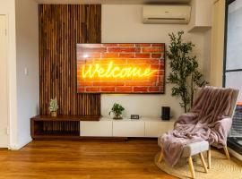 CozyNest Parramatta Modern 2BR with Parking，位于悉尼的酒店