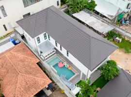 The White House Pool Villa Pattaya，位于乔木提恩海滩的别墅