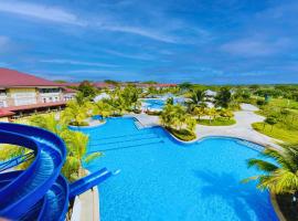 Aquamira Hotel & Resort，位于Tanza的度假村