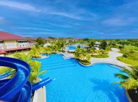 Aquamira Hotel & Resort，位于Tanza的度假村