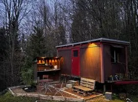 Bauwagen mit Bergblick