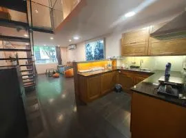 Boulevard Rollandes House 2