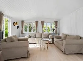 Cozy Home In Nykøbing Sj With Wifi