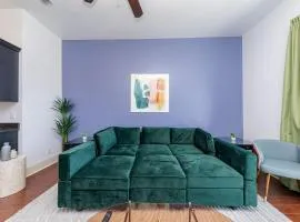 30A Modern Suite with King Bed, Parking, Pool and Balcony