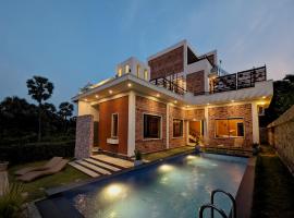 Villa with Private Pool, 12 mins walk to Beach，位于亭可马里的酒店