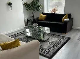 Chapel house-M65- Hospital- parking-shops-food