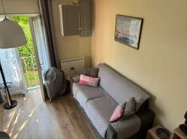 Maisonnette au pied du marché et 300 m de la plage