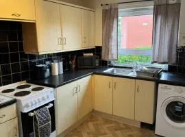 Quiet, Sleeps 13, 2 baths, Parking, KIA 2