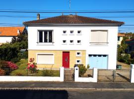 Maison au calme dans Bergerac proche du centre et des services，位于贝尔热拉克的酒店