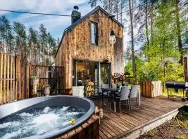 Domek lubiana180 WABI SABI w lesie jacuzzi sauna kominek - drewno w cenie pobytu - nad jeziorem Kaszuby pieski tylko do 10kg za dodatkową opłatą