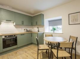 4 Bedroom House between Sallins and Clane close to Nass ideal for Contractors or groups of workers，位于基尔代尔的酒店