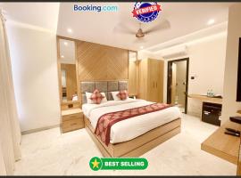 HOTEL LUXUARY SARK RESIDENCY Near Kashi Vishwanath Temple - Air Conditioned hotel at Prime Location -BEST Hotel，位于瓦拉纳西的酒店