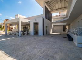 Finikounda Hotel，位于菲尼孔塔的酒店