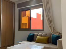 New Cozy Studio Apartments, Only for married couples or families or individuals，位于得土安的酒店