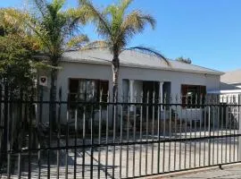 Die Tuis Huis Selfcatering NO LOADSHEDDING