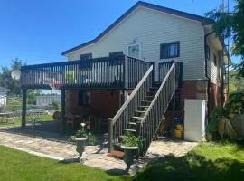 5 Bedrooms Cottage at Rice Lake!