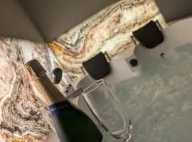 Suite avec jacuzzi privatif