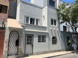 Casita de Ocharan Miraflores a dos calles de Larcomar，位于利马的酒店