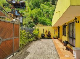 Hermosa casa de campo en GUATAPÉ，位于瓜塔佩的酒店