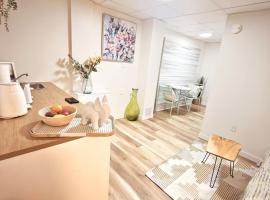 Cozy Basement Suite Winnipeg Walk to Transit，位于温尼伯的酒店