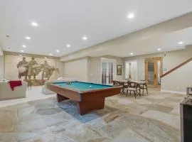 Two bedroom house with steam sauna and billiards