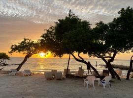 Hotel Carey Beach Baru，位于巴尔的住宿