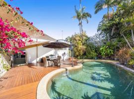 Luxe & Spacious Gem with Pool, Ocean Views, Snooker Table，位于亚历山德拉岬角的酒店