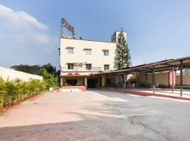 Hotel O Swaraj Resto and Lodging，位于浦那的酒店