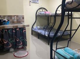 Leonisa Transient House，位于马里韦莱斯的宠物友好酒店